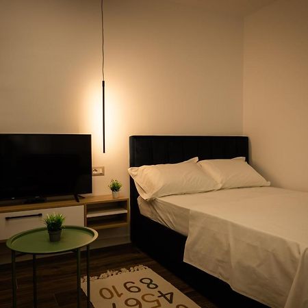 Prime Location Studio In Tirana Bagian luar foto